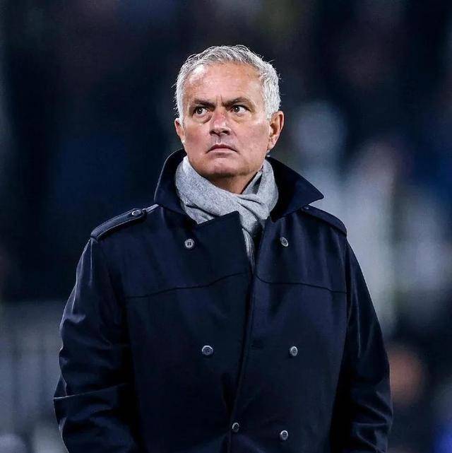 开云平台-包含Rookie连续五场比赛得分超过最后时刻胜出，曼联不断突破！再创辉煌时刻的词条