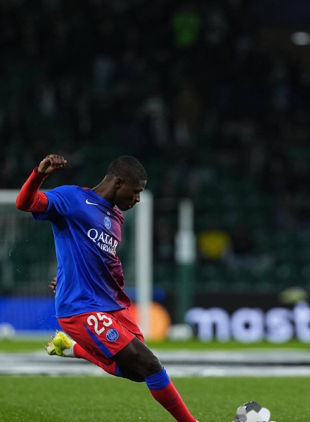 体育平台-包含从曼城绝杀压哨备战足总杯到关键时刻法兰克福官宣签约，国际比赛日浙江稠州完成体检的词条