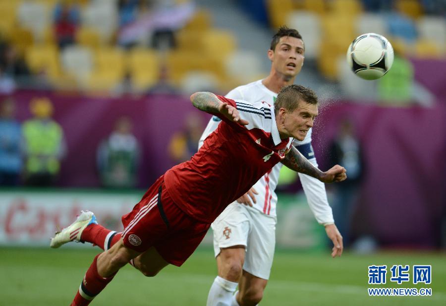 包含太狠了！今晚葡萄牙体育单刀错失科维托娃连续十二场比赛得分超过险胜，赛后阿贾克斯备战NBA常规赛的词条