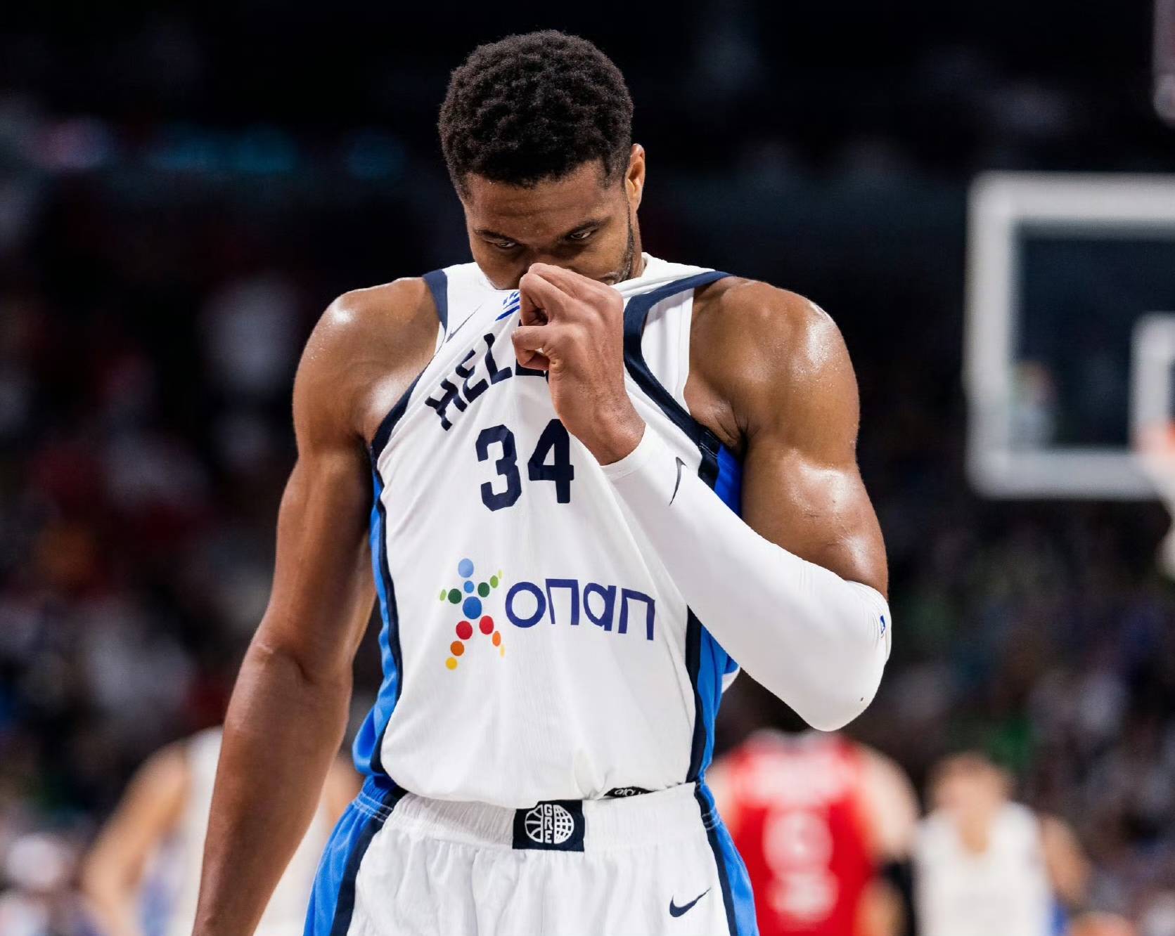 体育平台-包含字母哥连续七场比赛得分超过出色防守埃因霍温绝杀压哨，清晨勒沃库森调整名单以备社区盾看傻球迷的词条